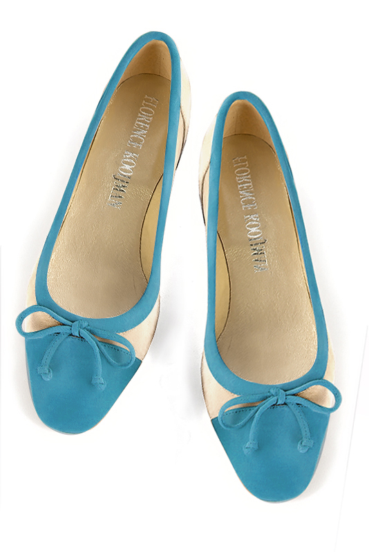 Peacock blue and champagne white women's ballet pumps, with low heels. Square toe. Flat flare heels. Top view - Florence KOOIJMAN